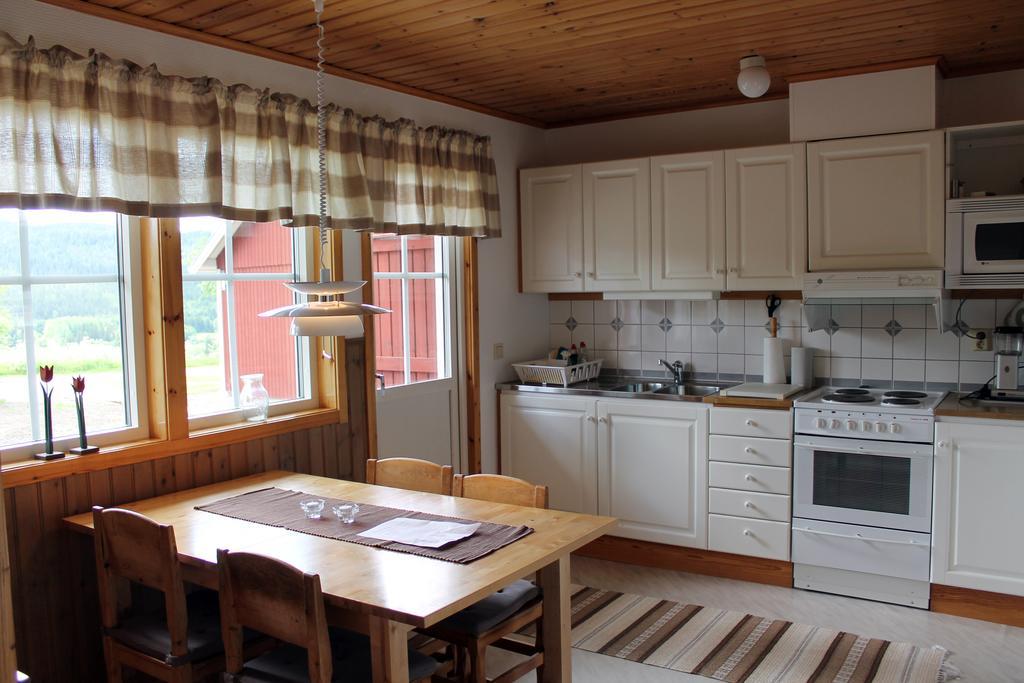 Lodge Backs Semesterby